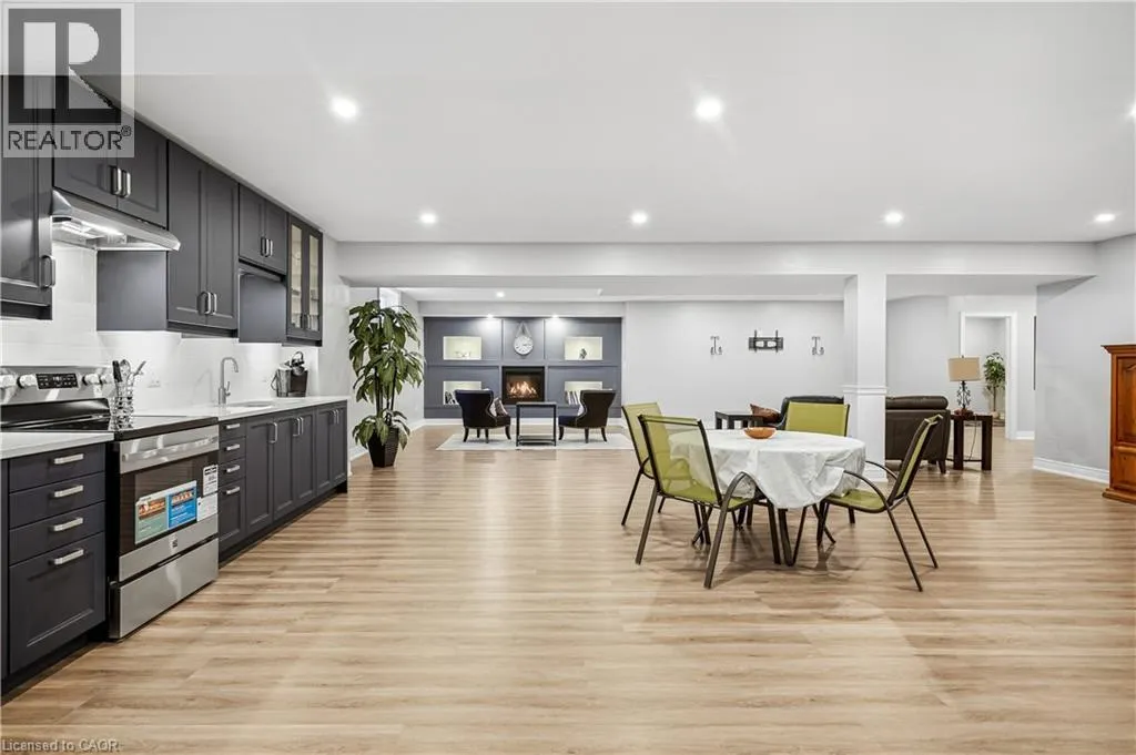 28 SANDALWOOD Crescent