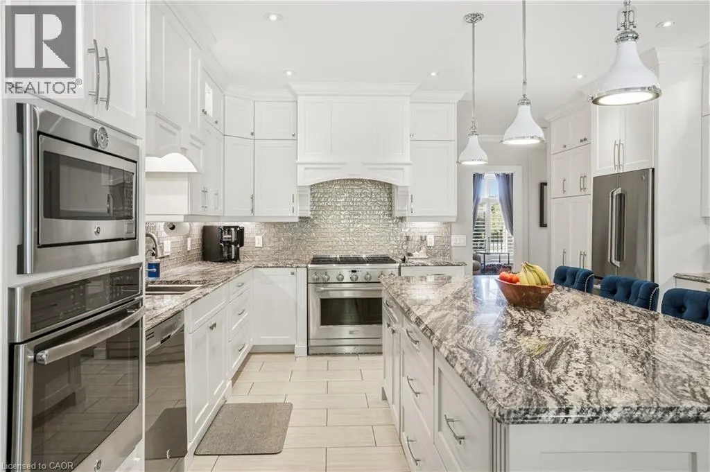 28 SANDALWOOD Crescent