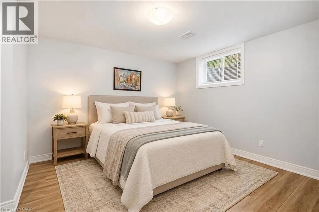 28 SANDALWOOD Crescent