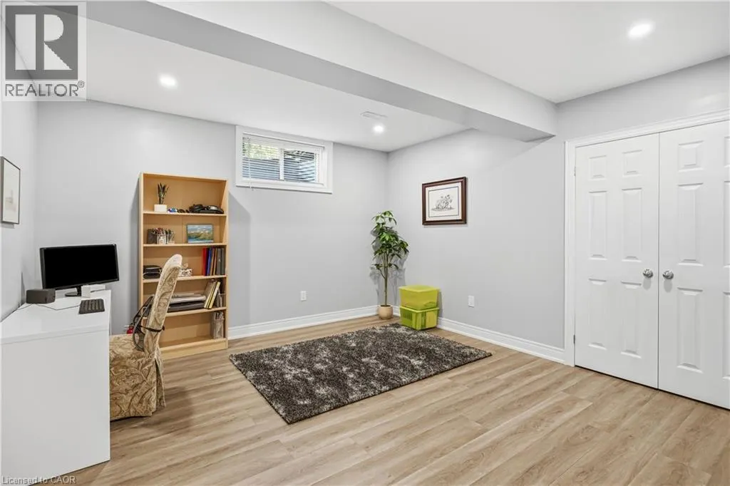 28 SANDALWOOD Crescent