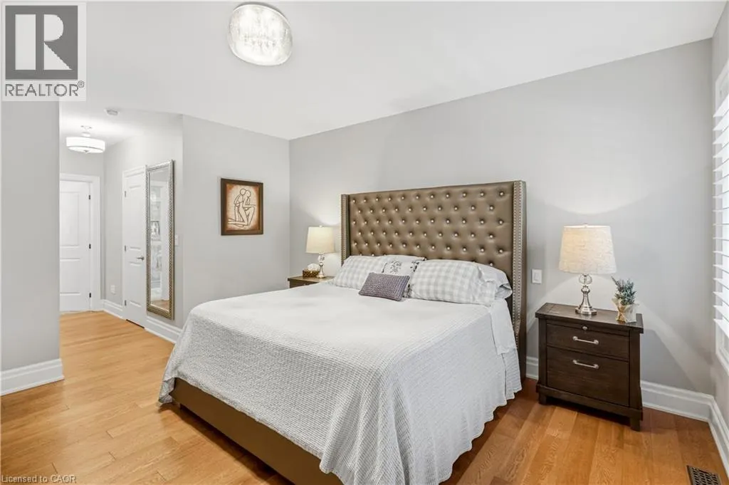 28 SANDALWOOD Crescent