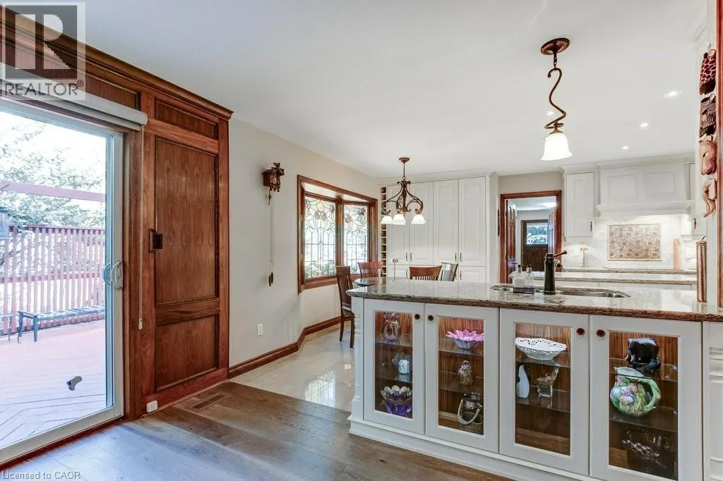 215 BRIAR HILL Crescent
