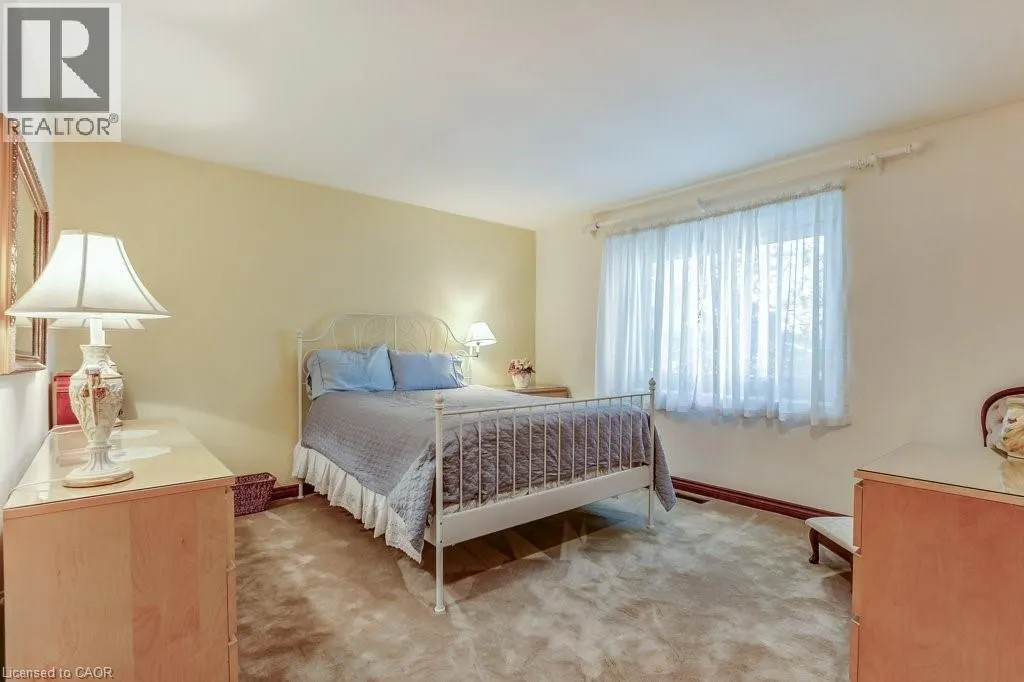 215 BRIAR HILL Crescent