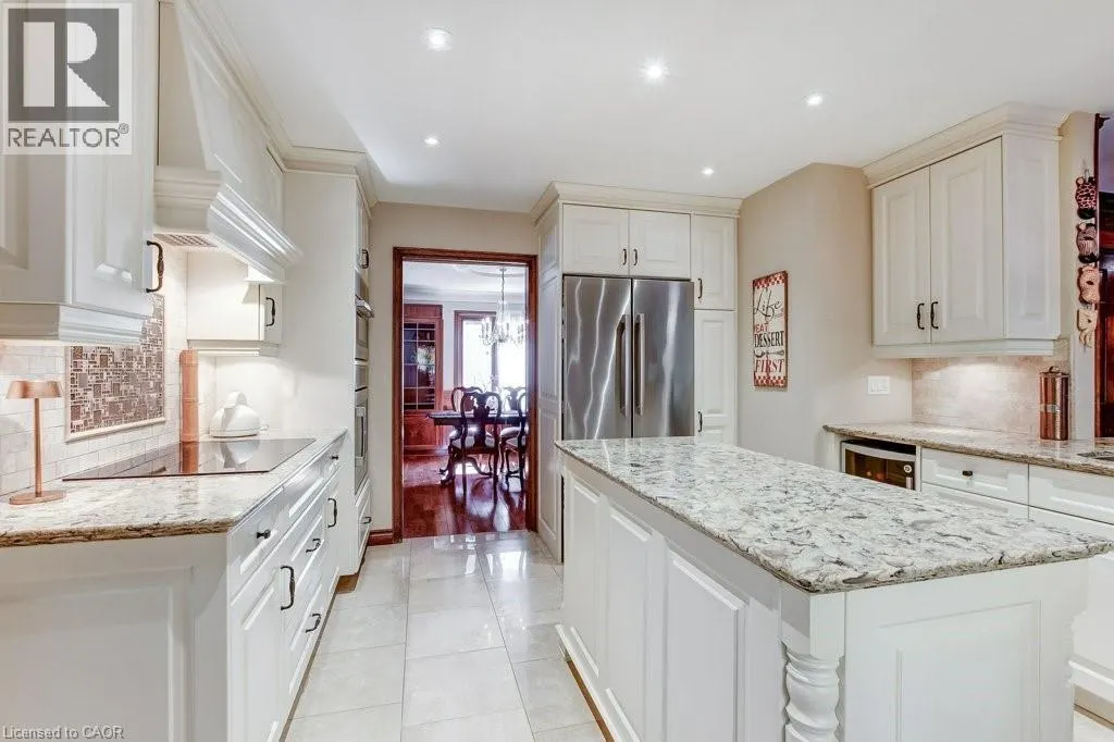 215 BRIAR HILL Crescent