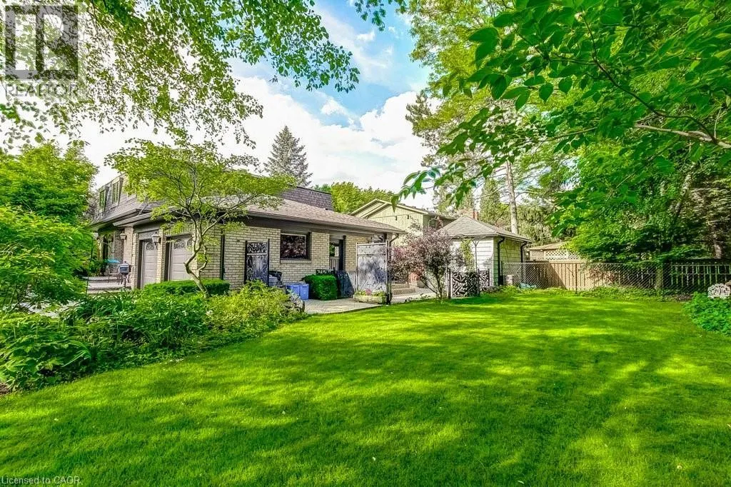 215 BRIAR HILL Crescent