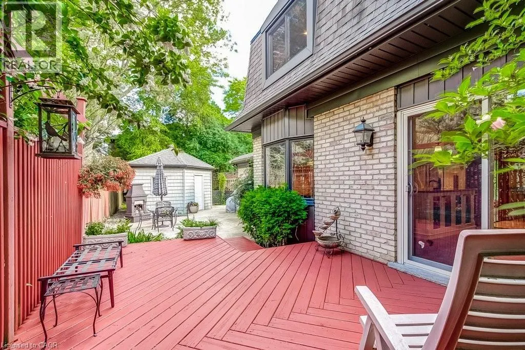 215 BRIAR HILL Crescent