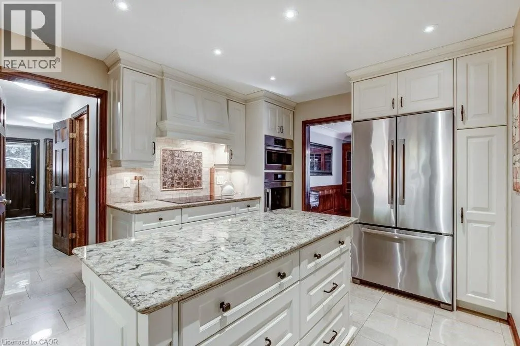 215 BRIAR HILL Crescent