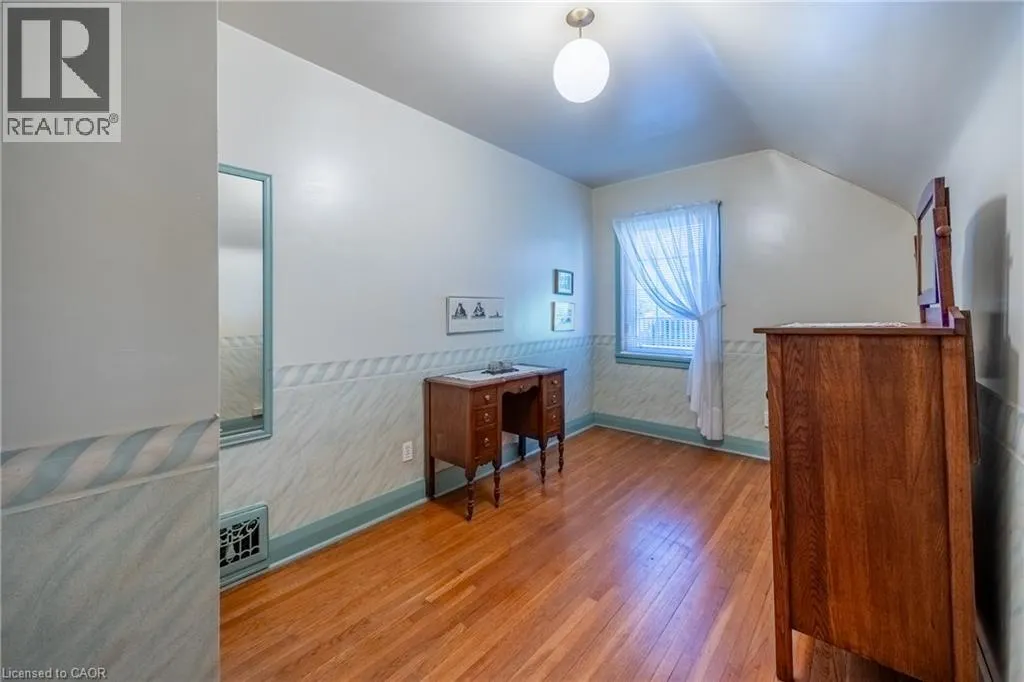 33 PALMERSTON Avenue