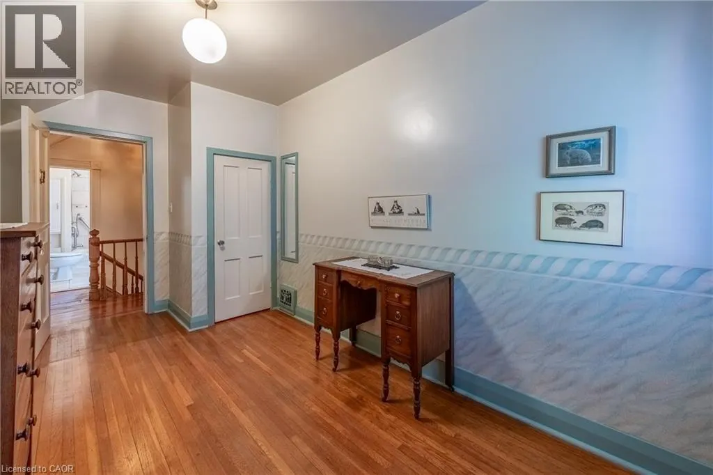 33 PALMERSTON Avenue