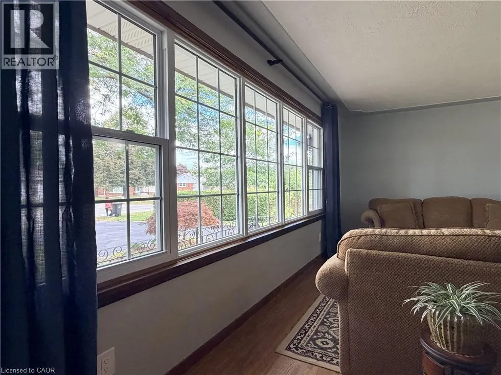 181 MONTCLAIR Crescent