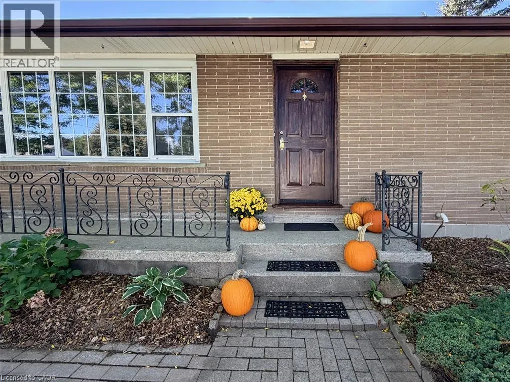 181 MONTCLAIR Crescent