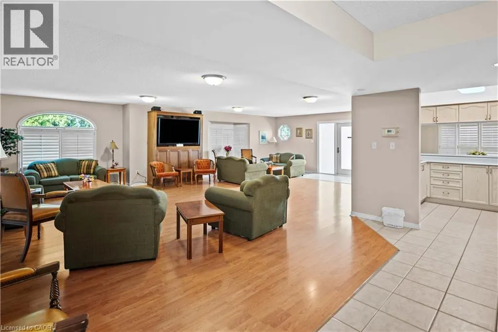 216 W PLAINS Road Unit# B404 #B404