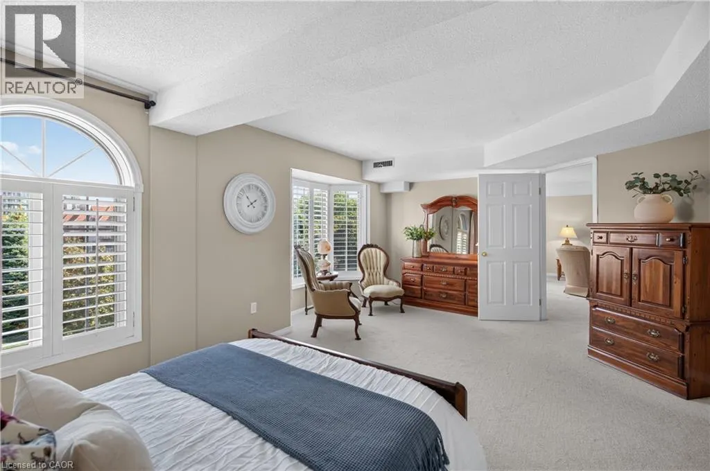 216 W PLAINS Road Unit# B404 #B404