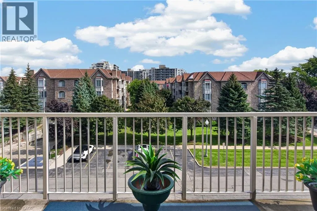 216 W PLAINS Road Unit# B404 #B404