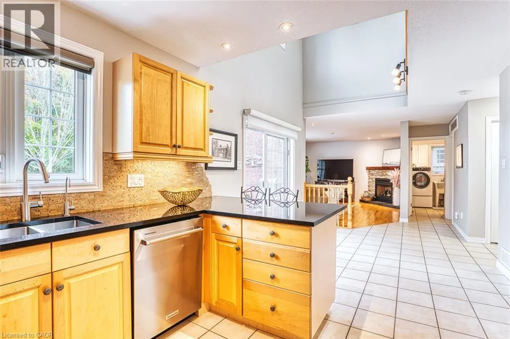 148 CAROLINIAN Lane