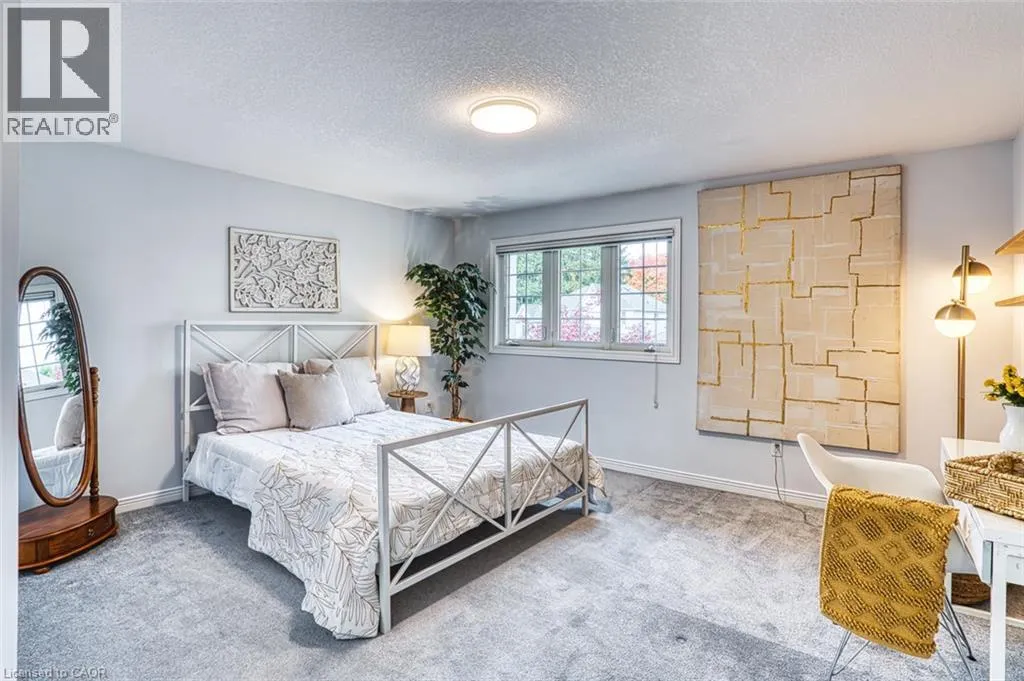 148 CAROLINIAN Lane