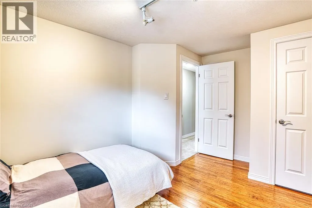 148 CAROLINIAN Lane