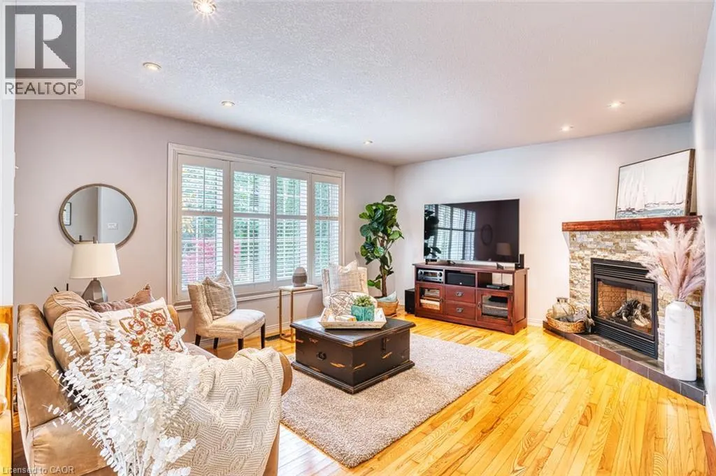 148 CAROLINIAN Lane
