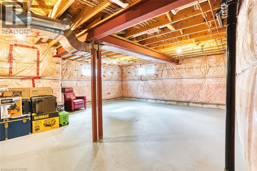 148 CAROLINIAN Lane