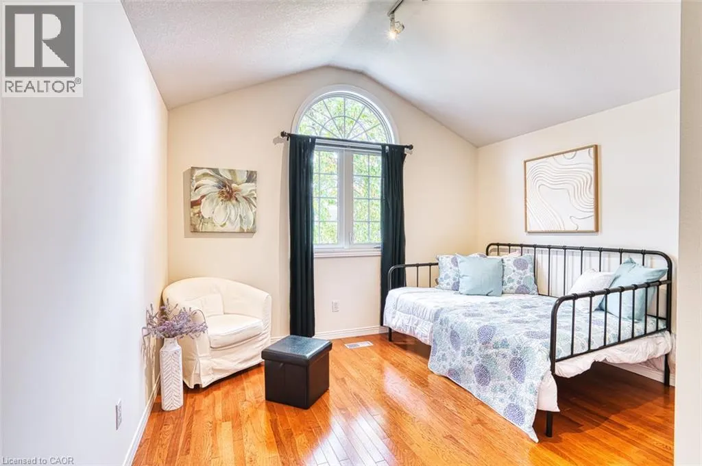 148 CAROLINIAN Lane