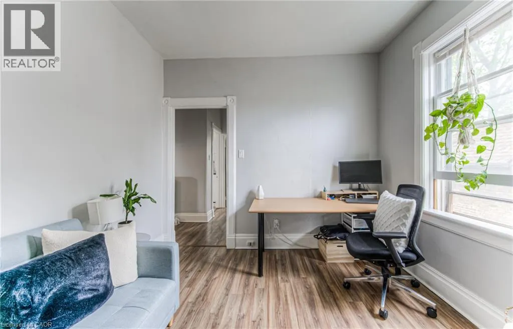 404 DUKE Street W Unit# Upper #Upper