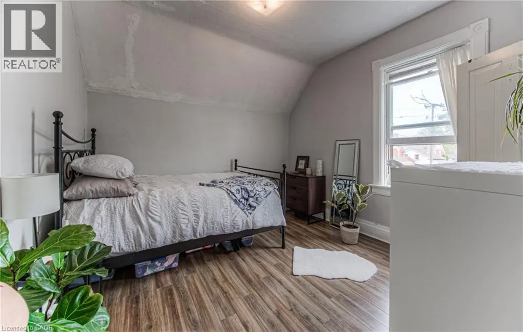 404 DUKE Street W Unit# Upper #Upper