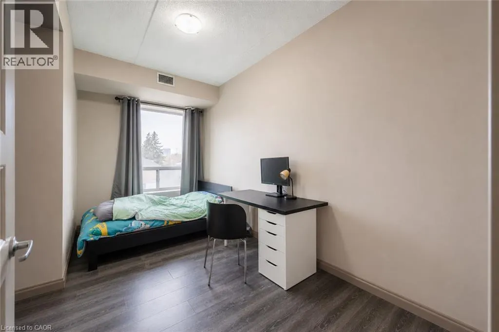 8 HICKORY Street W Unit# 404 #404