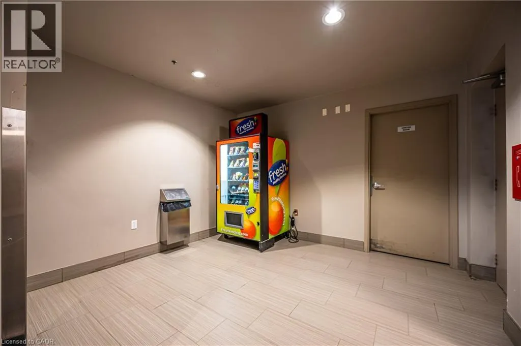 8 HICKORY Street W Unit# 404 #404