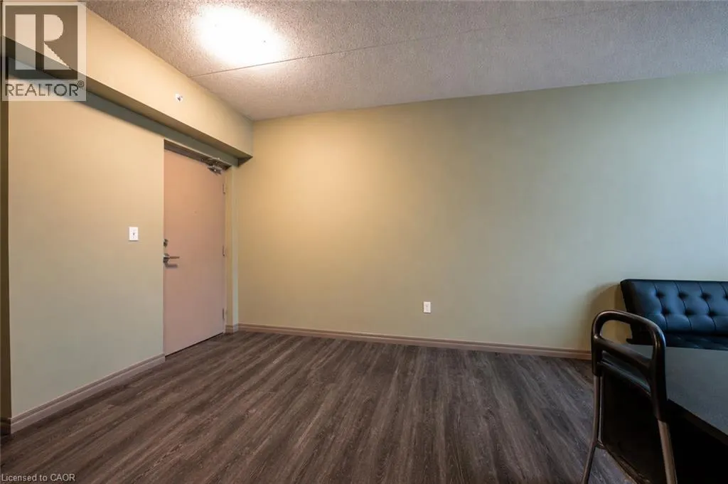 8 HICKORY Street W Unit# 404 #404