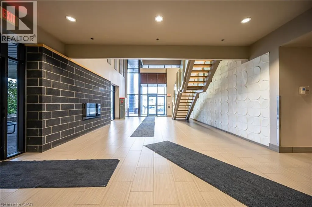 8 HICKORY Street W Unit# 404 #404