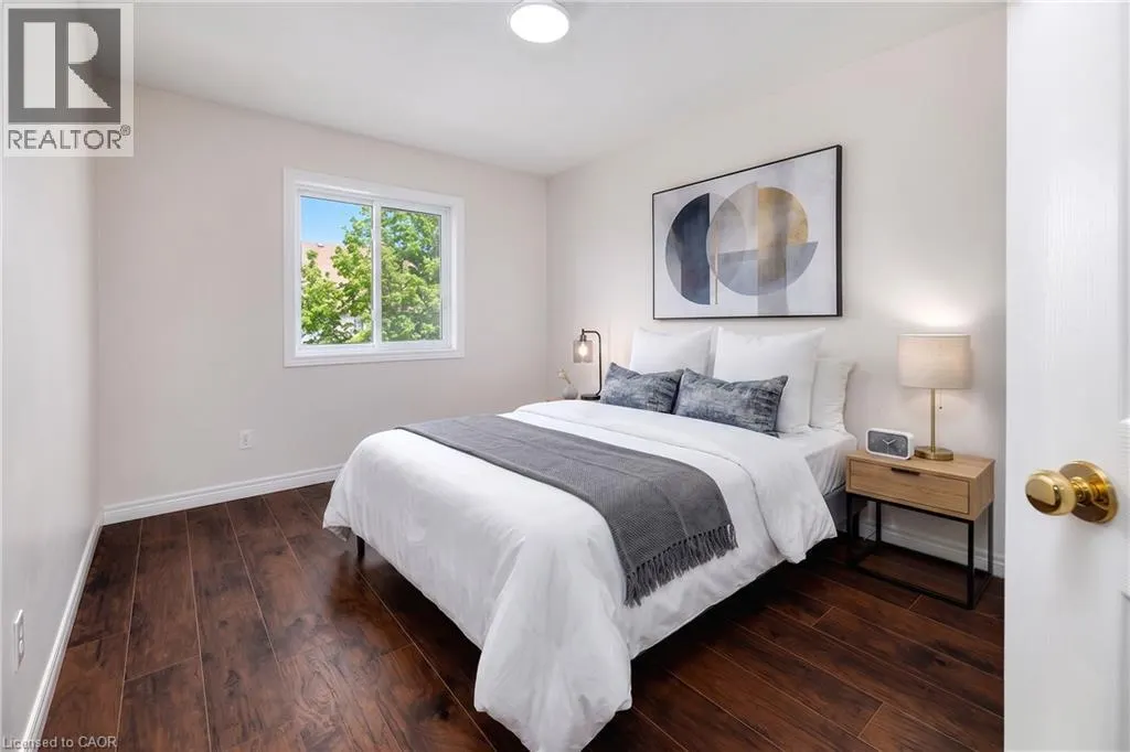 468 DOON SOUTH Drive Unit# 15 #15