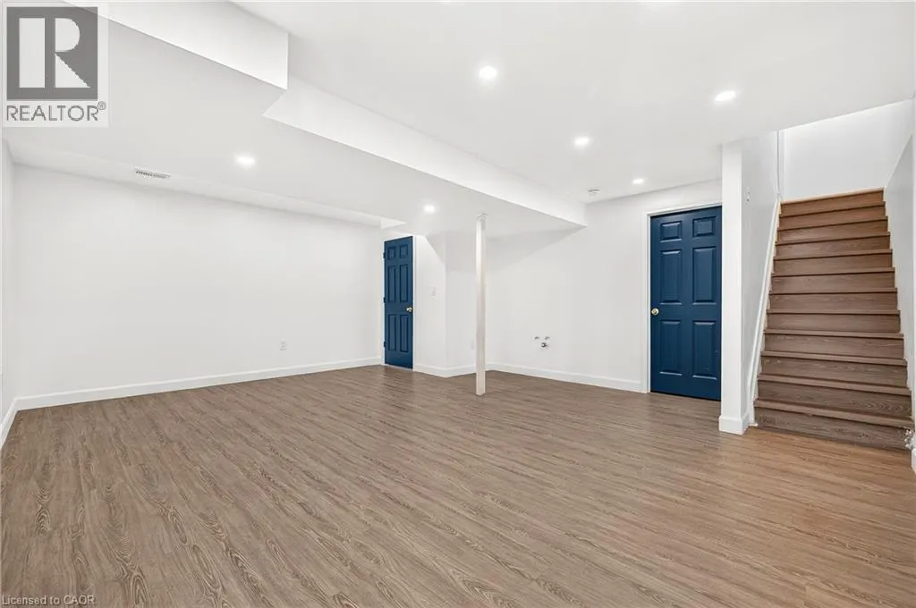 468 DOON SOUTH Drive Unit# 15 #15