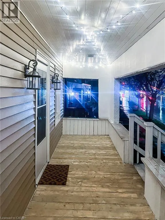 212 NIAGARA Street