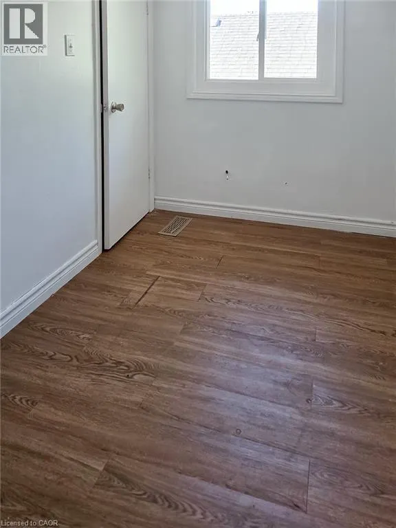 212 NIAGARA Street