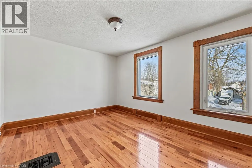 33 RICH Avenue Unit# Upper #Upper