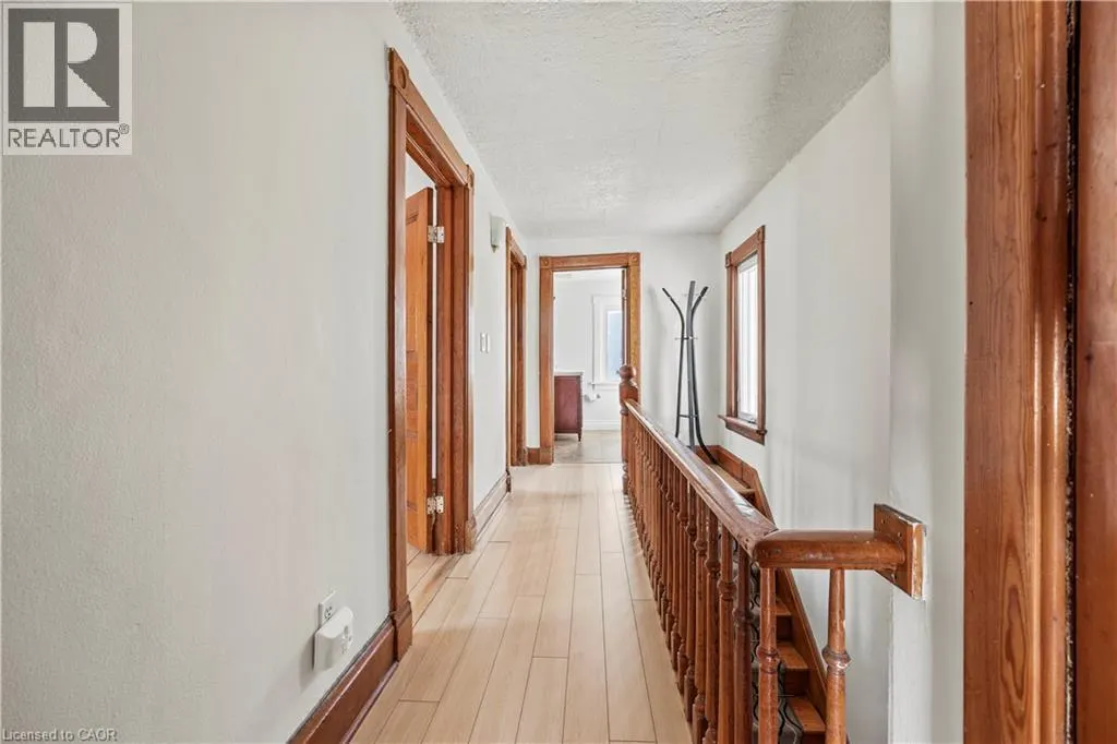33 RICH Avenue Unit# Upper #Upper