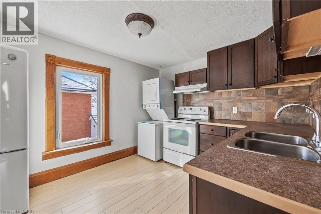 33 RICH Avenue Unit# Upper #Upper