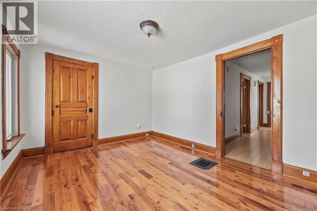 33 RICH Avenue Unit# Upper #Upper