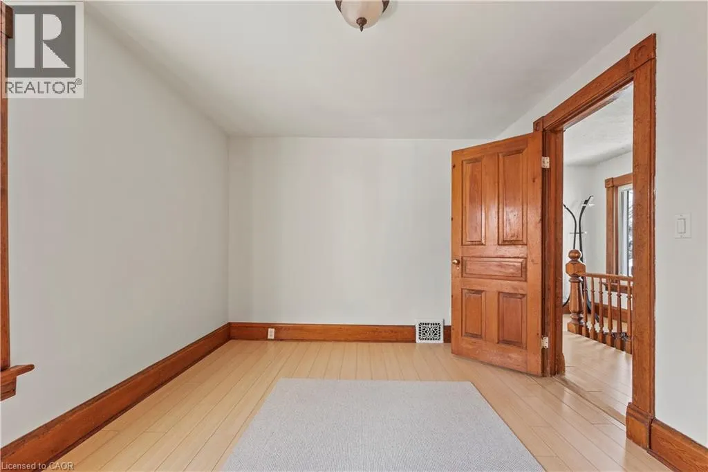 33 RICH Avenue Unit# Upper #Upper