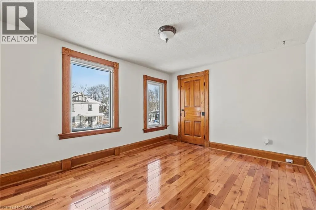 33 RICH Avenue Unit# Upper #Upper