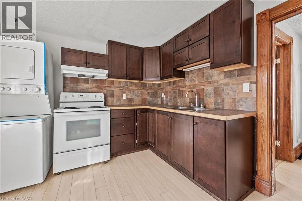33 RICH Avenue Unit# Upper #Upper