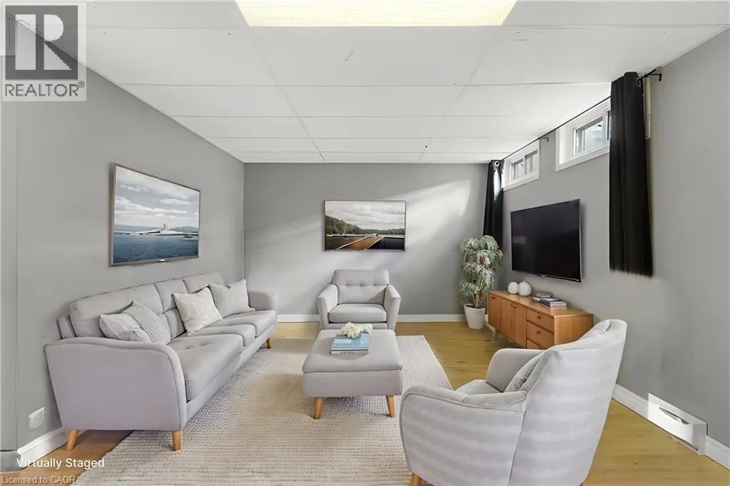 320 TRAYNOR Avenue Unit# 1 #1