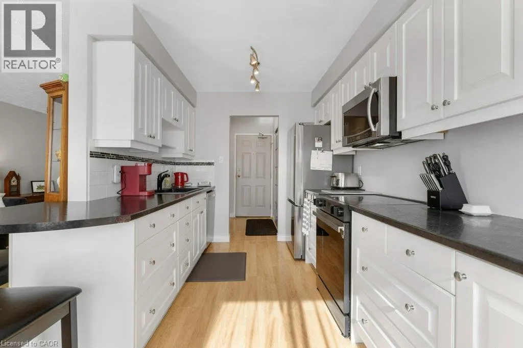 320 TRAYNOR Avenue Unit# 1 #1
