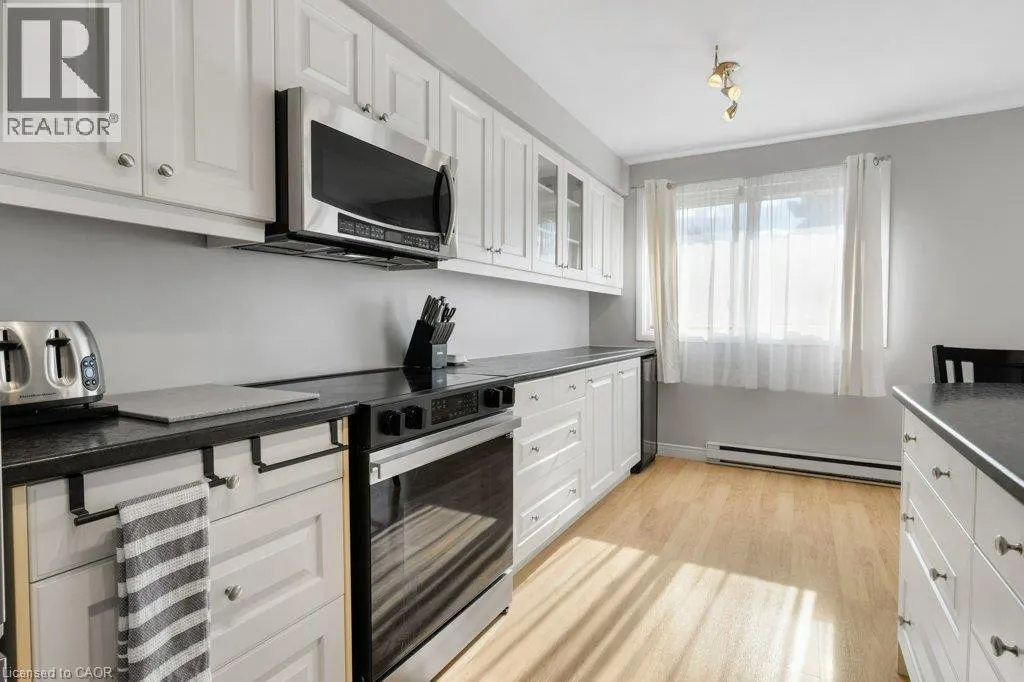 320 TRAYNOR Avenue Unit# 1 #1