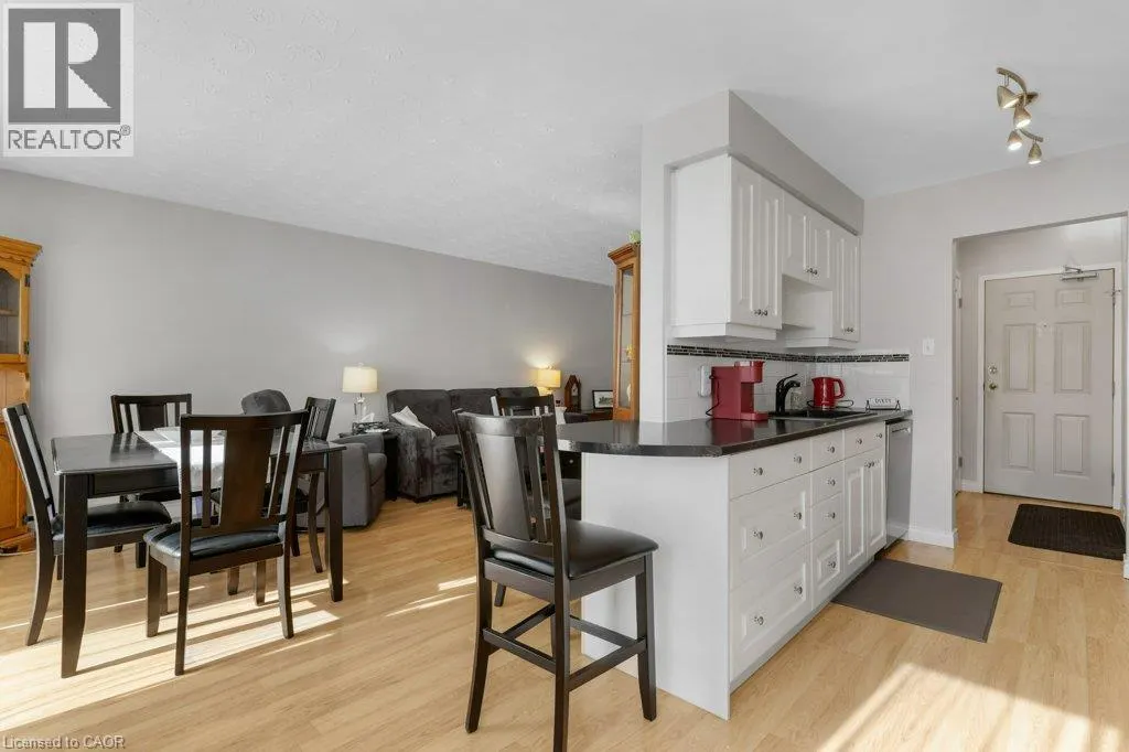 320 TRAYNOR Avenue Unit# 1 #1