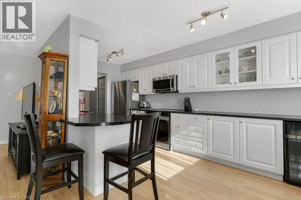 320 TRAYNOR Avenue Unit# 1 #1