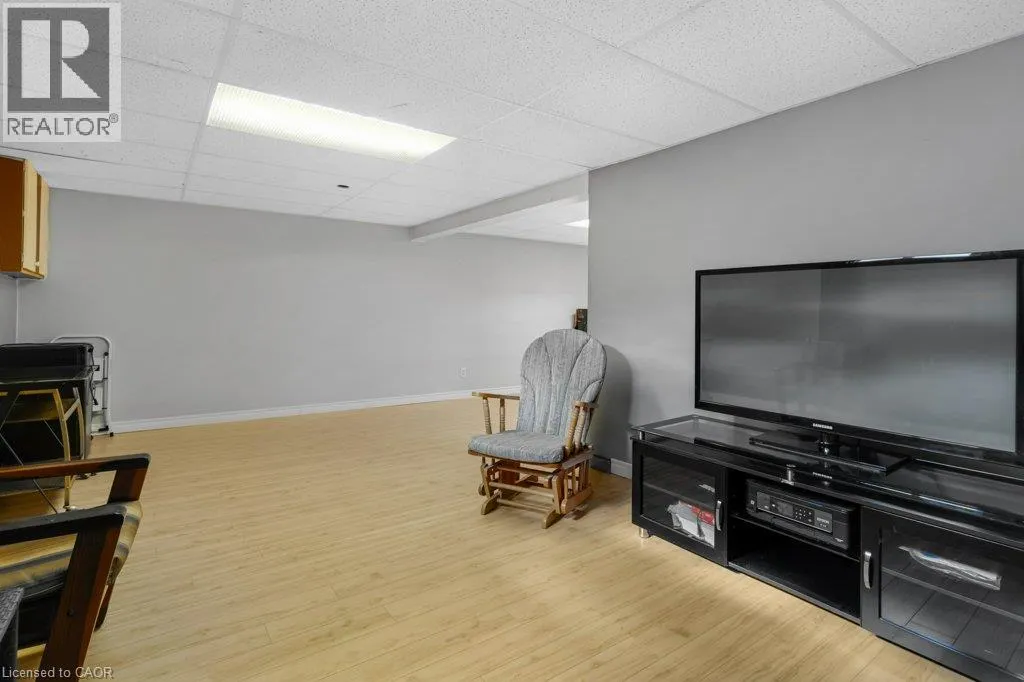 320 TRAYNOR Avenue Unit# 1 #1