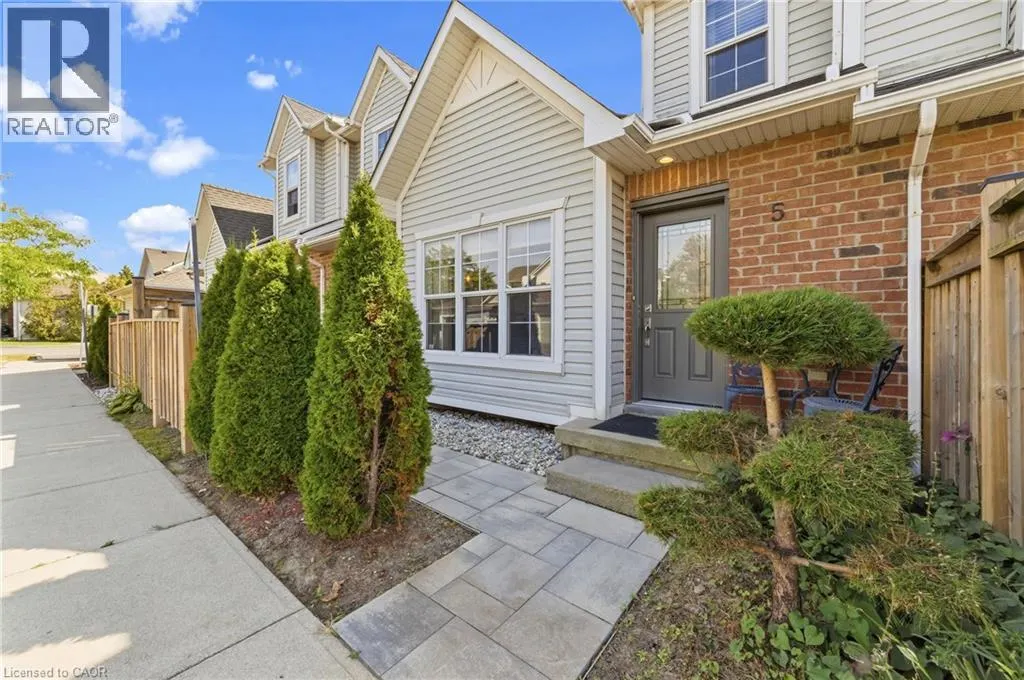 1085 HARROGATE Drive Unit# 5 #5