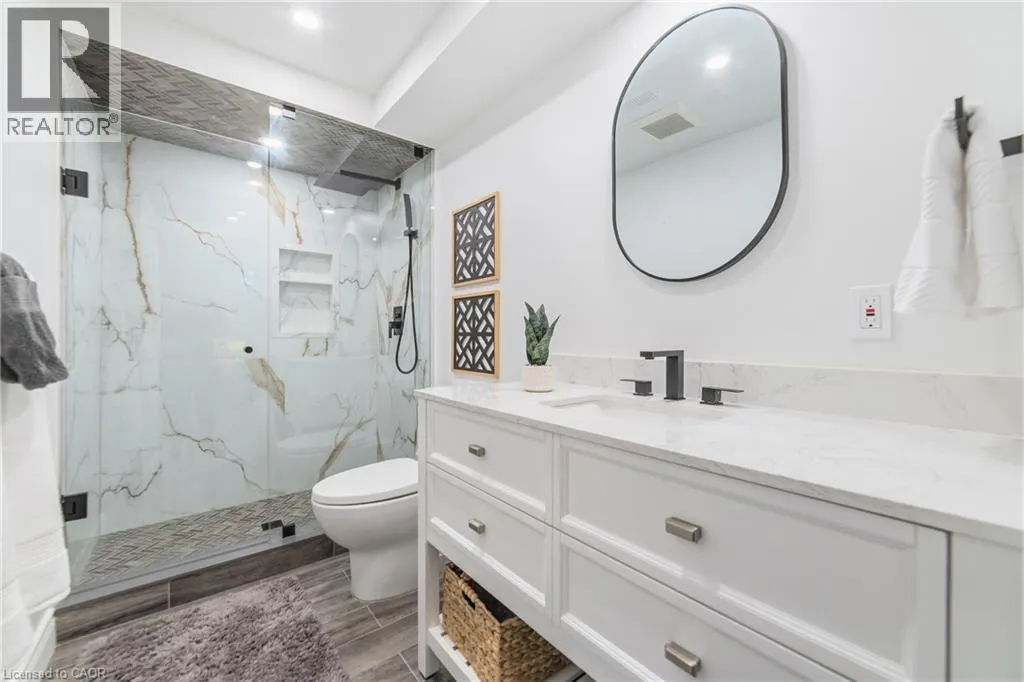 1085 HARROGATE Drive Unit# 5 #5