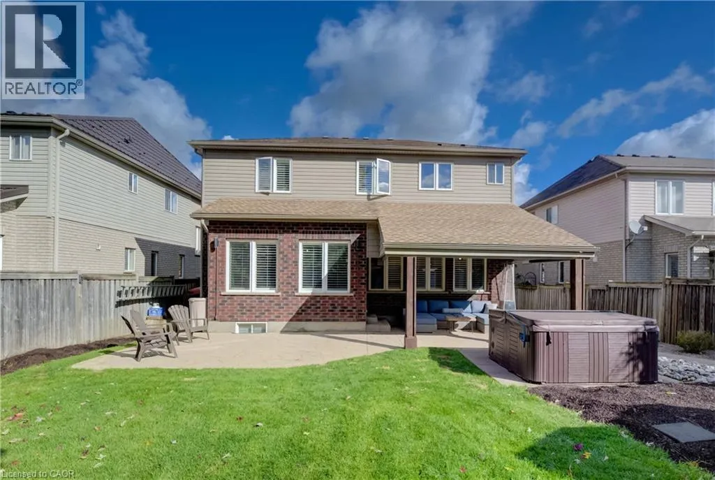 102 SCHWEITZER Crescent